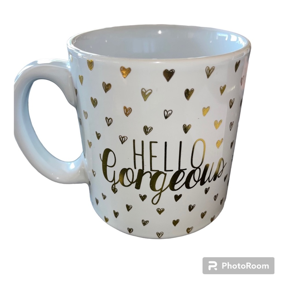 TMD Holdings While Hello Gorgeous Large Ceramic With Gold Hearts Mug